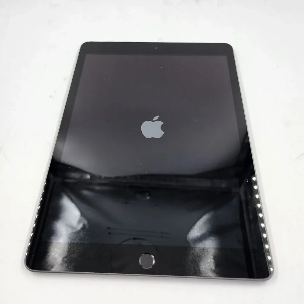 Apple - iPad 10.2 Inch (7th Generation) with Wi-Fi - 32GB - Space Gray - Picture 14 of 15